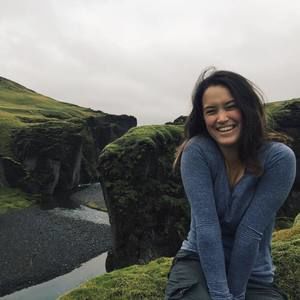 Meet your Posher, Claudia